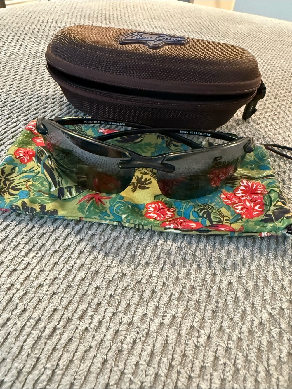 Maui Jim Black and Gold Sport Sunglasses Temple Detail